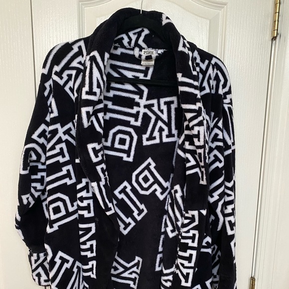 Classic “PINK” Robe - Picture 3 of 6